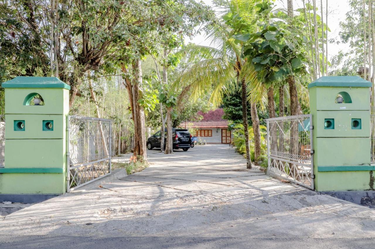 Homestay Omah Nggunung Cafe & Yogyakarta
